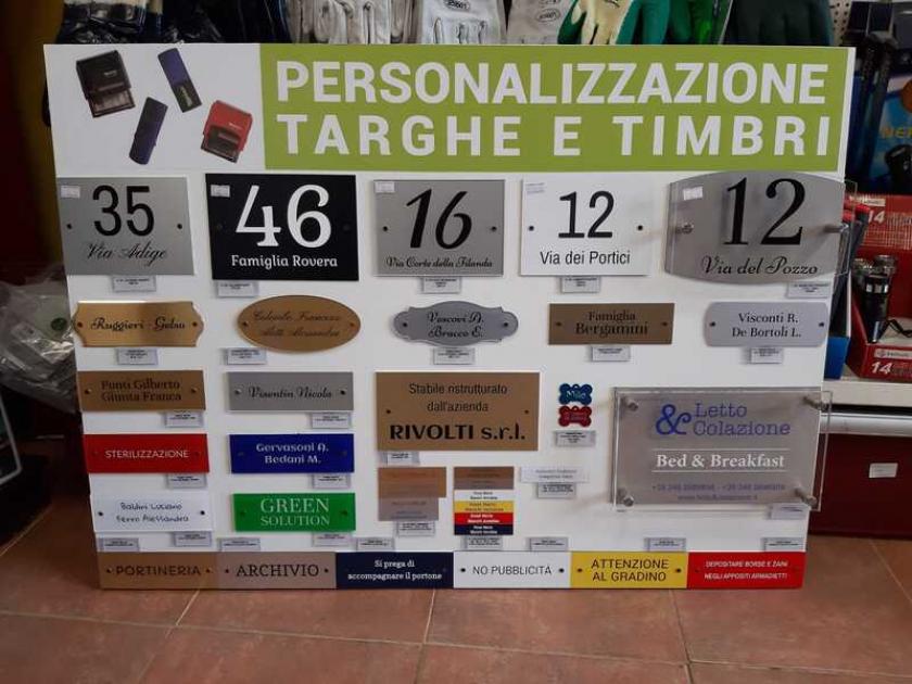 PERSONALIZZAZIONE TARGHE E TIMBRI